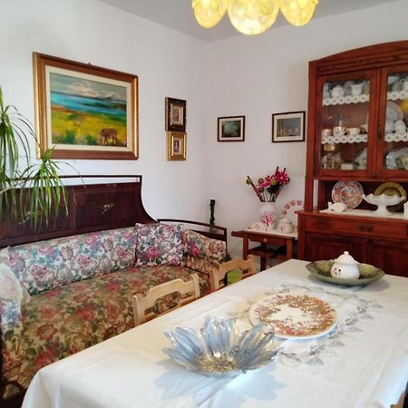 B&B Guest House Il Porto Vecchio Stintino Bagian luar foto