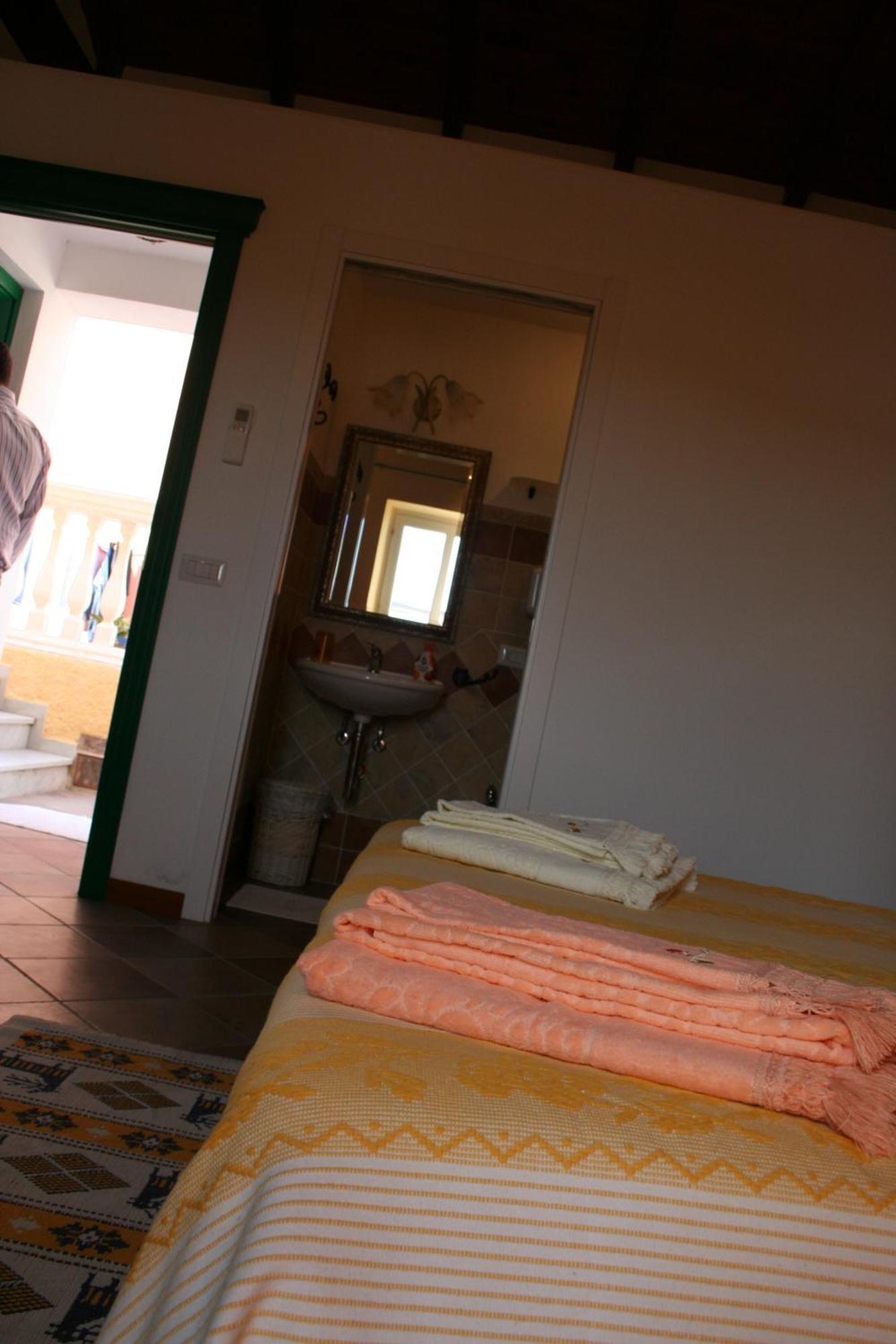 B&B Guest House Il Porto Vecchio Stintino Ruang foto