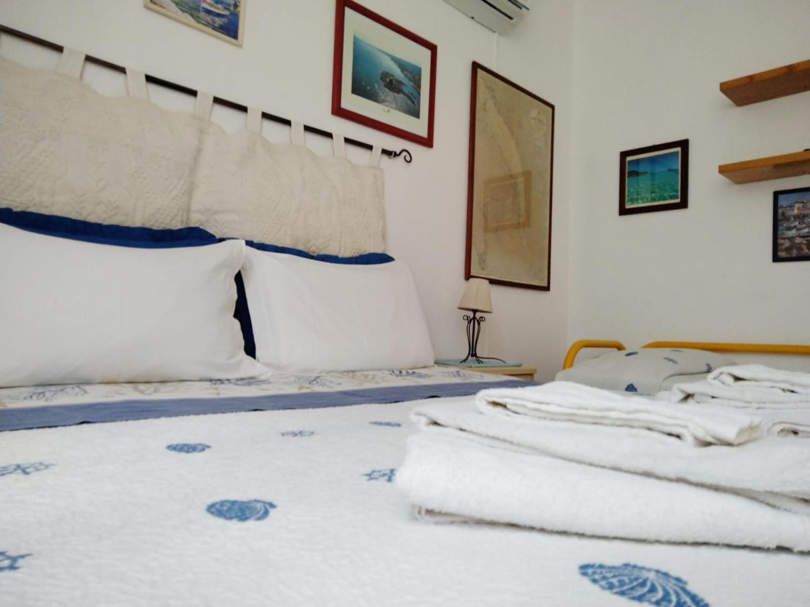 B&B Guest House Il Porto Vecchio Stintino Bagian luar foto