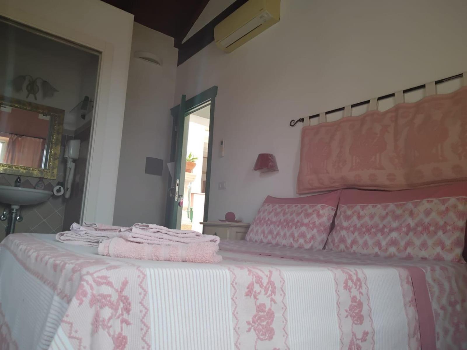 B&B Guest House Il Porto Vecchio Stintino Bagian luar foto