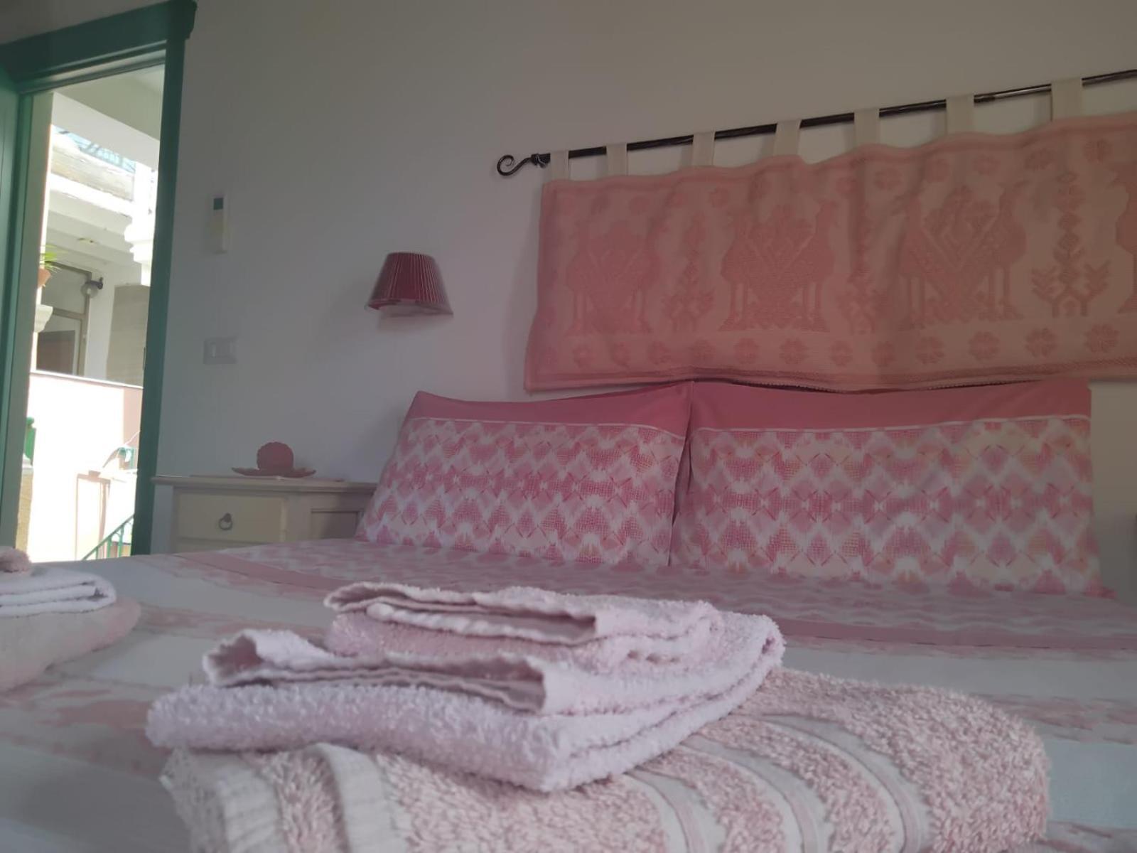B&B Guest House Il Porto Vecchio Stintino Bagian luar foto
