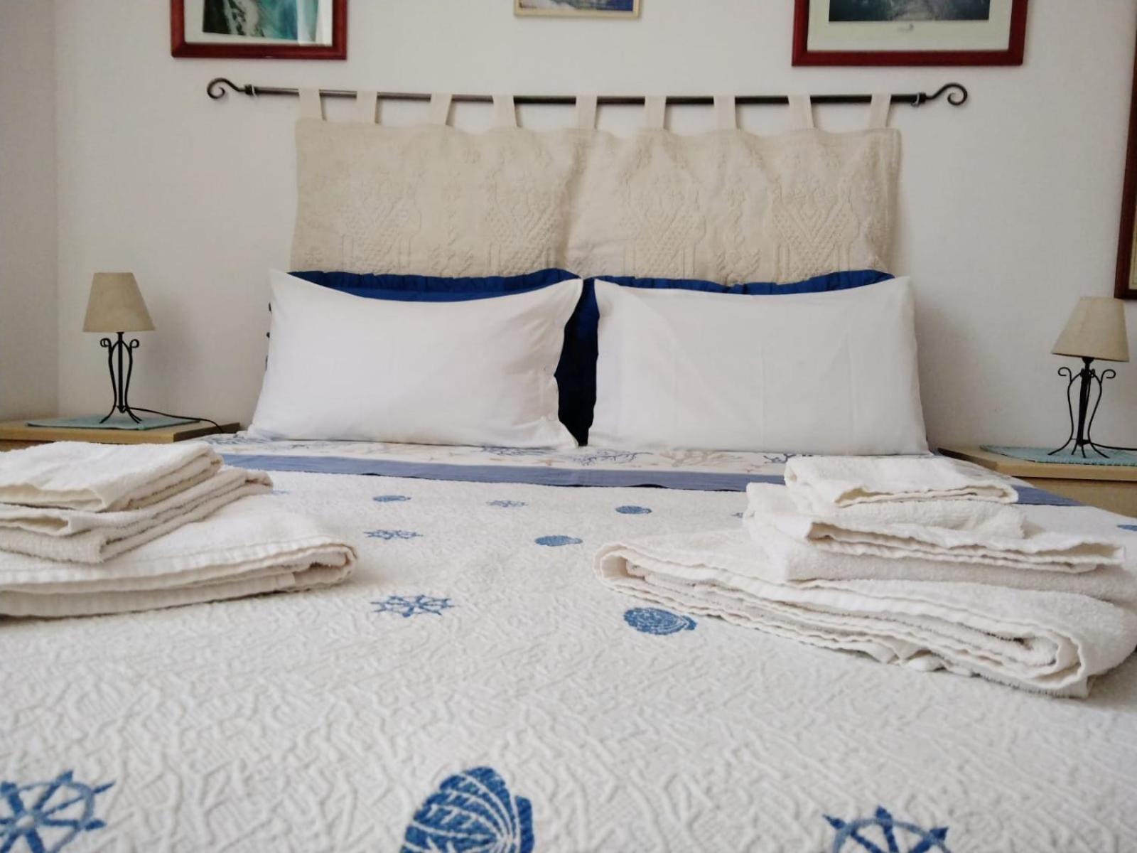 B&B Guest House Il Porto Vecchio Stintino Bagian luar foto