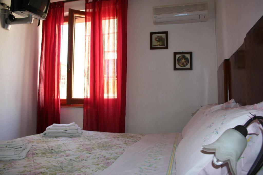 B&B Guest House Il Porto Vecchio Stintino Ruang foto