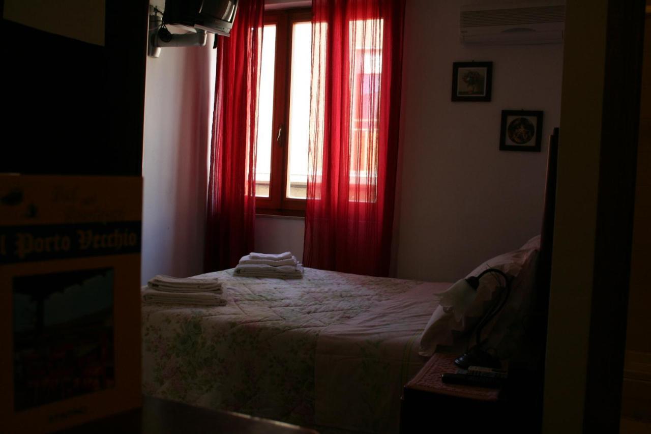 B&B Guest House Il Porto Vecchio Stintino Ruang foto